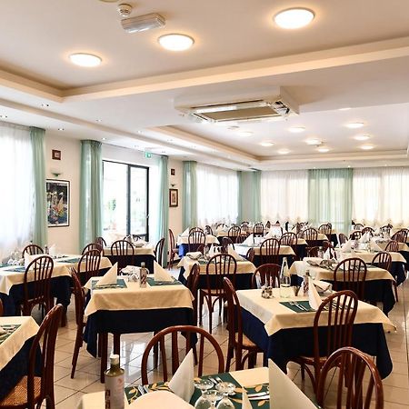 Hotel Criniera D'Oro Rimini Exterior photo