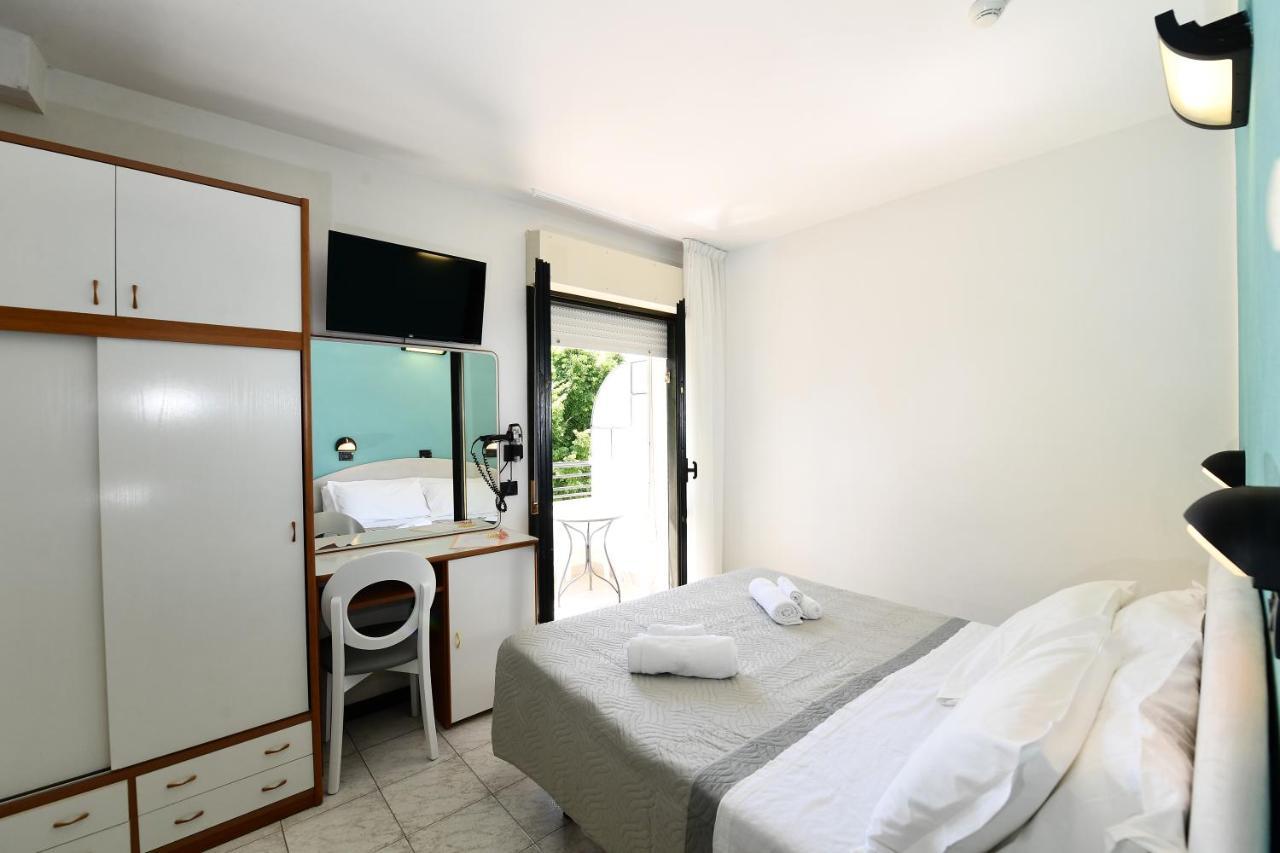 Hotel Criniera D'Oro Rimini Exterior photo