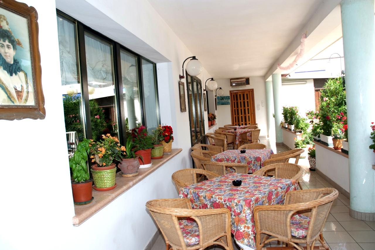 Hotel Criniera D'Oro Rimini Exterior photo